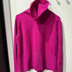 Comfy Cozy Boxy Style Athleta Sweater in Magenta